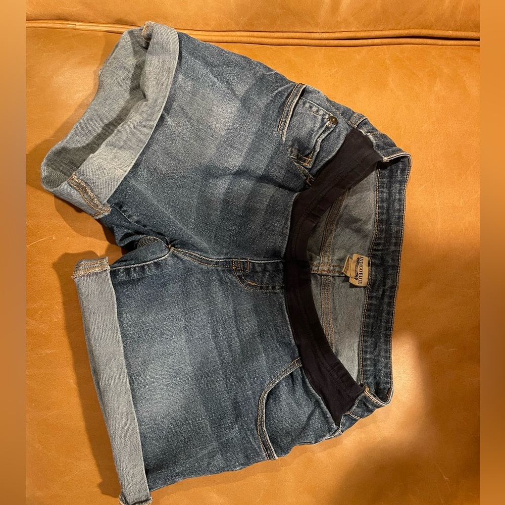 Maternity shorts